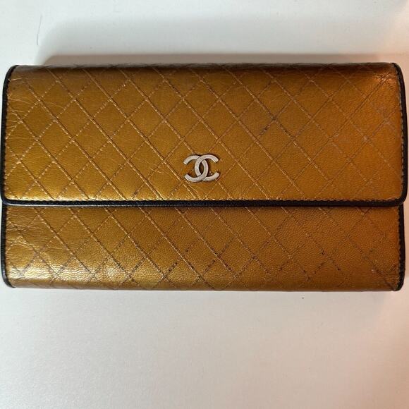 Authentic Chanel Tri-Fold Wallet Gold & Black Interior Trim Leather gold CC Logo - Picture 3 of 14